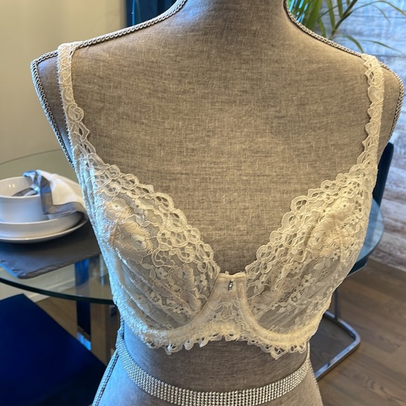 Victoria Secret Unlined Demi Bra 34DDD and thong set - Picture 2 of 6